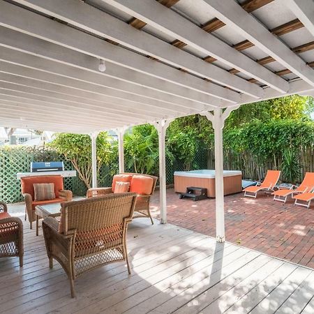 Hemingway'S View Villa Key West Bagian luar foto
