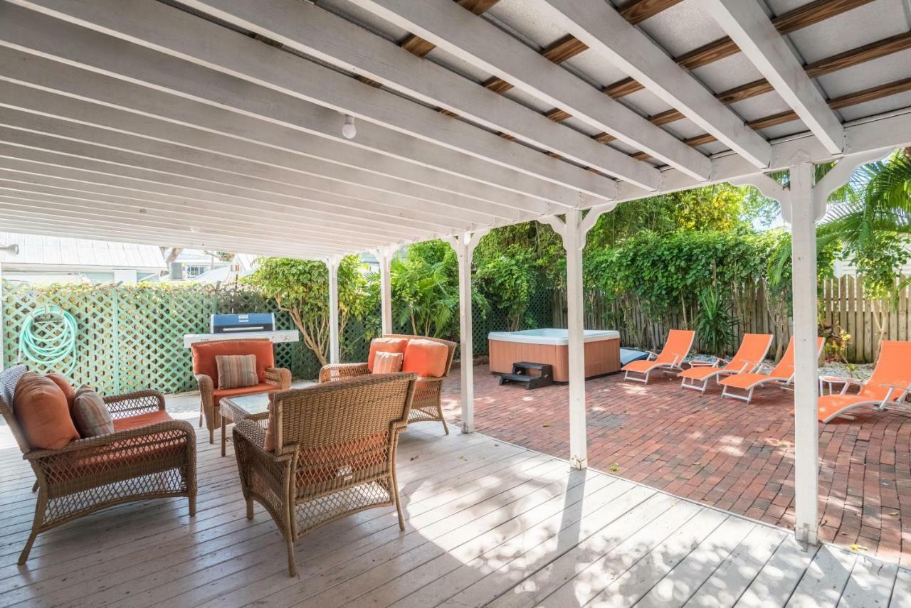 Hemingway'S View Villa Key West Bagian luar foto