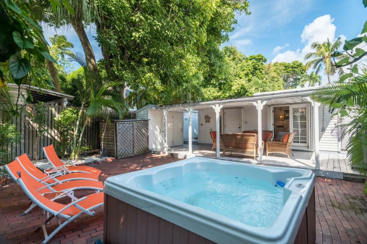 Hemingway'S View Villa Key West Bagian luar foto